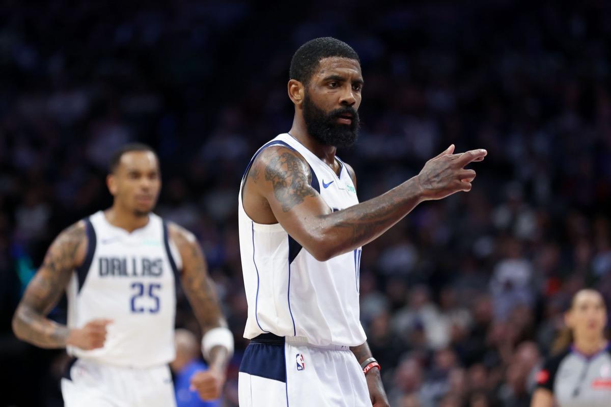 膝伤与重生：欧文如何在反复伤病中延续巅峰